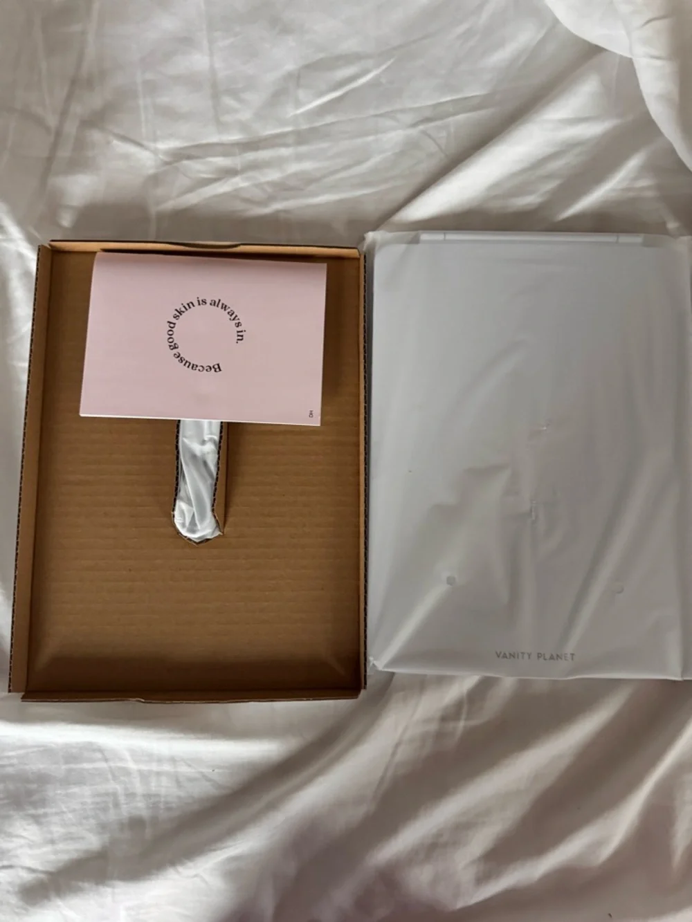 NWT Vanity Planet LED Tri-Light Mirror Pose